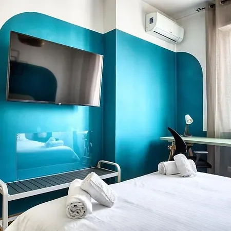 Altido Quirky Flat With Balcony Milano