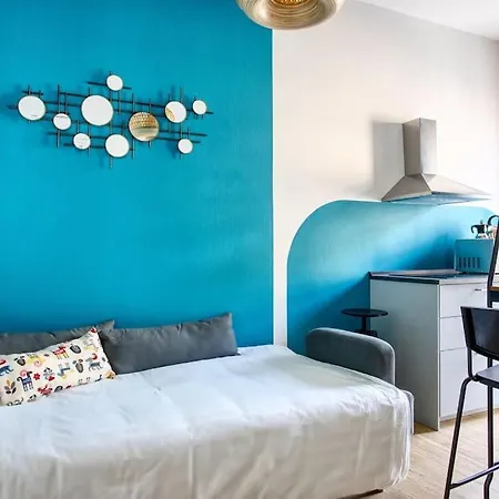 Altido Quirky Flat With Balcony Milano