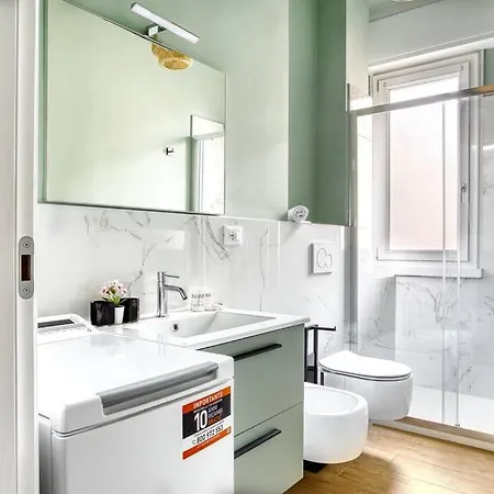 Altido Quirky Flat With Balcony Daire Milano